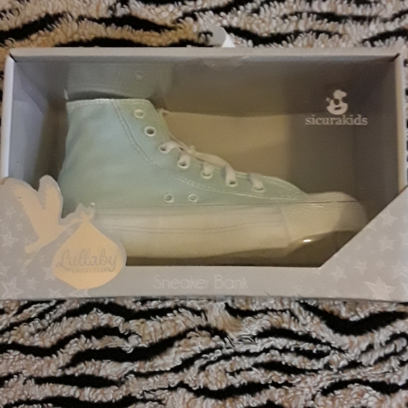 Baby/Child- Sneaker Bank ** EXCELLENT GIFT - Picture 2 of 6
